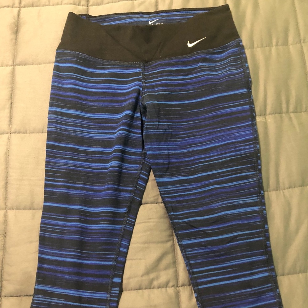 Nike Dri-fit Capri leggings 🏋🏽‍♀️🧘🏼‍♀️💙